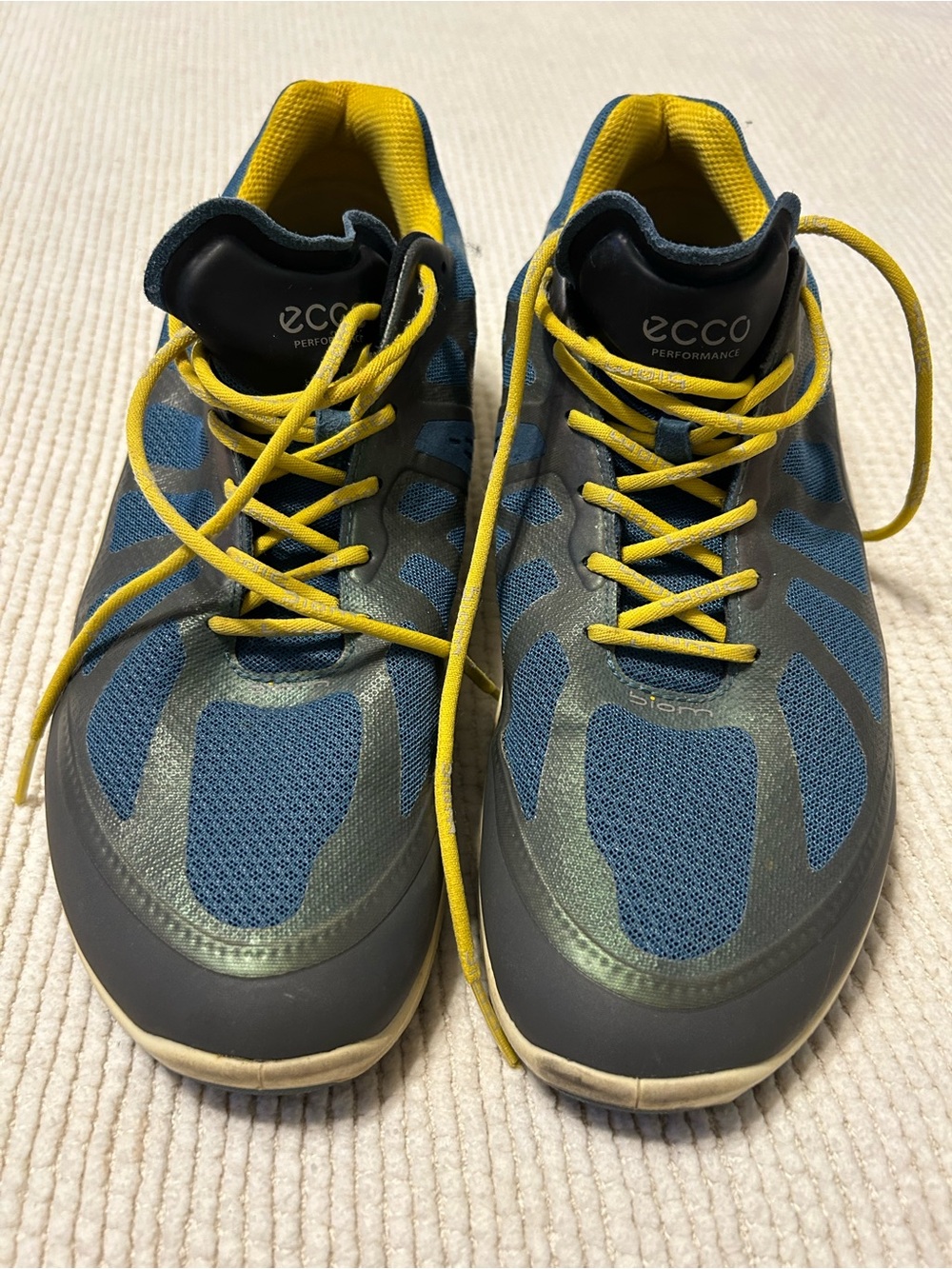 Ecco Men’s Blue and Yellow Athletic Sneakers size 9